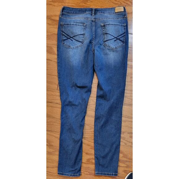 Aeropostale Womens Mid Rise Jegging Medium Wash Size 6 Distressed Ripped Knees - Picture 2 of 11